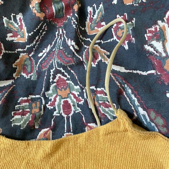 Spaghetti strap crop top - Picture 3 of 6